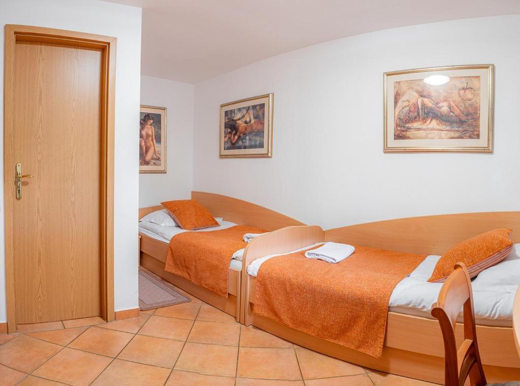 Hotel Gostilna Vovko Novo Mesto Esterno foto